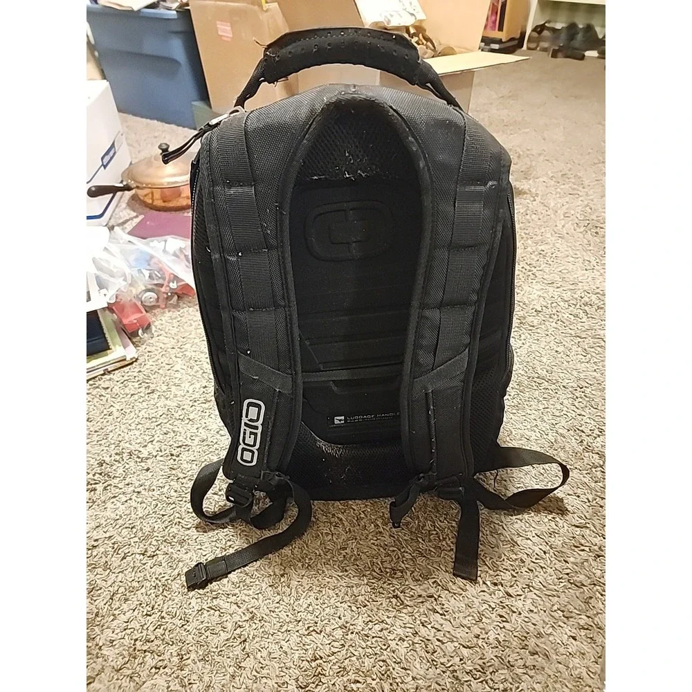 Ogio Renegade‎ Laptop Backpack Gray Large Pockets Sunglasses Case - Picture 2 of 8